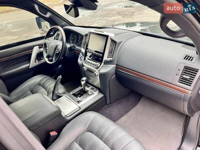 Чорний Тойота Ленд Крузер, об'ємом двигуна 4.46 л та пробігом 88 тис. км за 135000 $, фото 53 на Automoto.ua