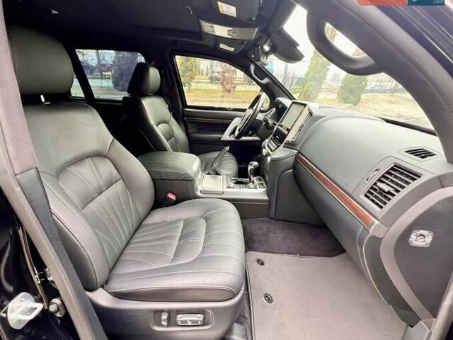 Чорний Тойота Ленд Крузер, об'ємом двигуна 4.46 л та пробігом 88 тис. км за 129999 $, фото 54 на Automoto.ua