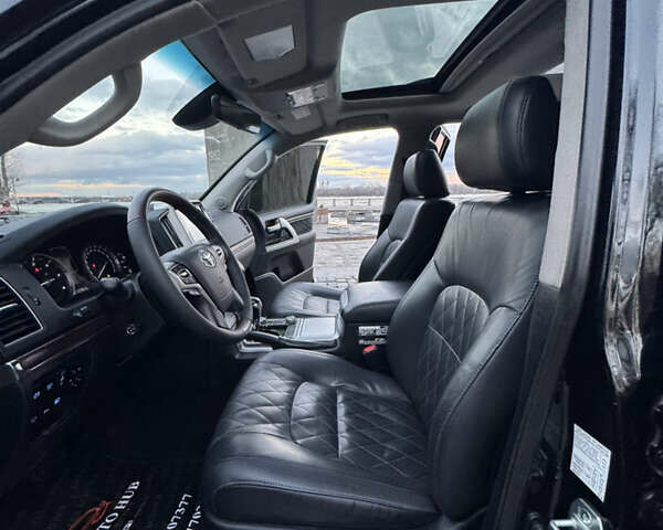 Чорний Тойота Ленд Крузер, об'ємом двигуна 4.46 л та пробігом 177 тис. км за 49999 $, фото 24 на Automoto.ua