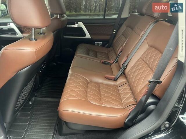 Черный Тойота Ленд Крузер, объемом двигателя 4.46 л и пробегом 98 тыс. км за 59000 $, фото 14 на Automoto.ua