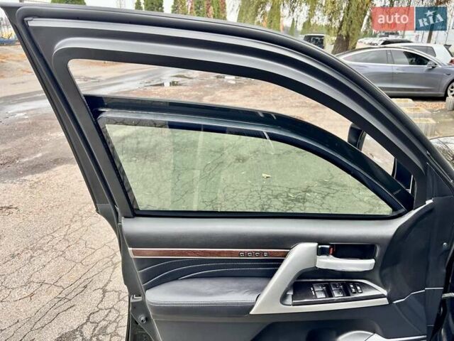 Чорний Тойота Ленд Крузер, об'ємом двигуна 4.46 л та пробігом 88 тис. км за 135000 $, фото 25 на Automoto.ua