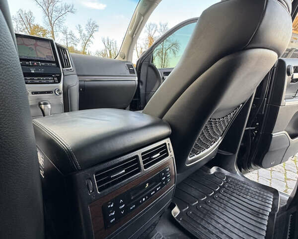 Чорний Тойота Ленд Крузер, об'ємом двигуна 4.46 л та пробігом 260 тис. км за 49999 $, фото 37 на Automoto.ua