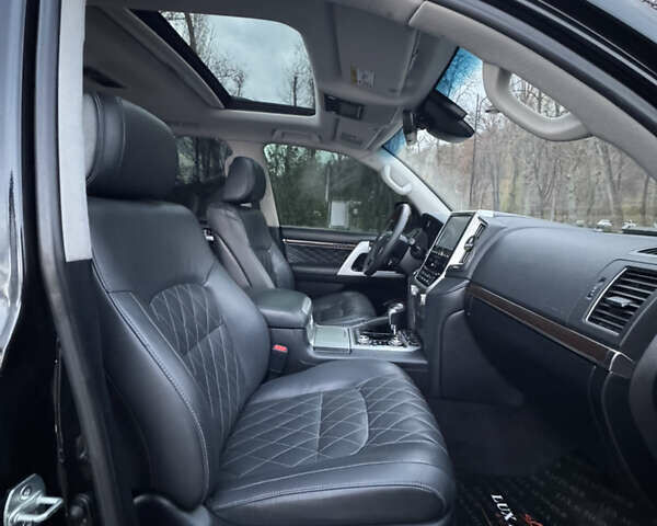 Чорний Тойота Ленд Крузер, об'ємом двигуна 4.46 л та пробігом 177 тис. км за 49999 $, фото 41 на Automoto.ua