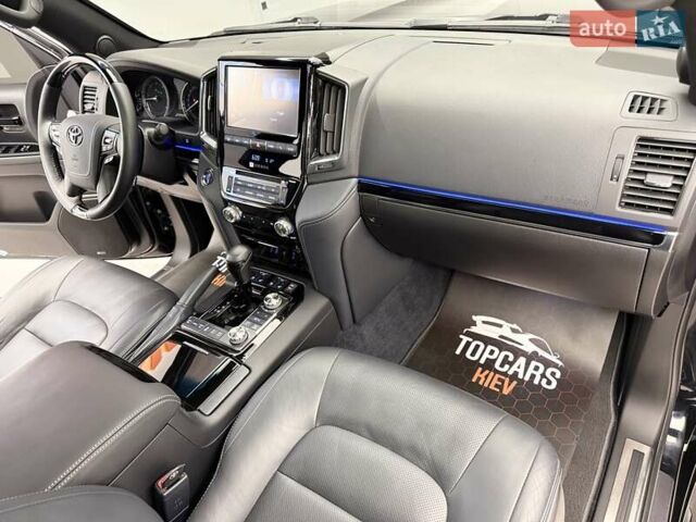 Чорний Тойота Ленд Крузер, об'ємом двигуна 4.46 л та пробігом 123 тис. км за 67400 $, фото 27 на Automoto.ua