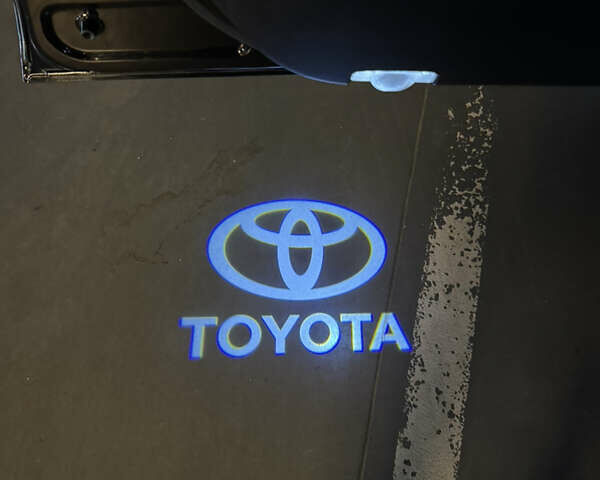 Чорний Тойота Ленд Крузер, об'ємом двигуна 4.46 л та пробігом 260 тис. км за 49999 $, фото 162 на Automoto.ua