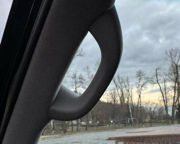 Чорний Тойота Ленд Крузер, об'ємом двигуна 4.46 л та пробігом 177 тис. км за 49999 $, фото 68 на Automoto.ua