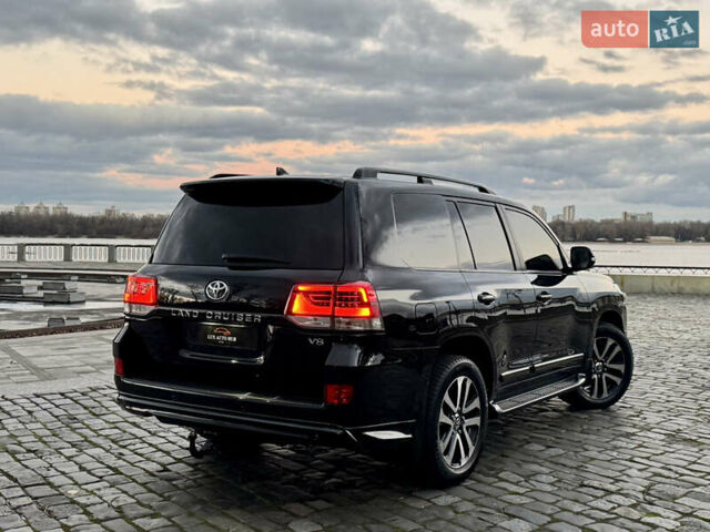 Чорний Тойота Ленд Крузер, об'ємом двигуна 4.46 л та пробігом 177 тис. км за 49999 $, фото 94 на Automoto.ua