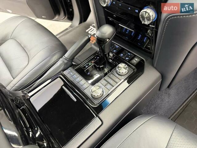 Чорний Тойота Ленд Крузер, об'ємом двигуна 4.46 л та пробігом 123 тис. км за 67400 $, фото 34 на Automoto.ua