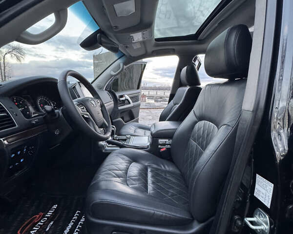 Чорний Тойота Ленд Крузер, об'ємом двигуна 4.46 л та пробігом 177 тис. км за 49999 $, фото 25 на Automoto.ua