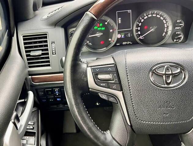 Чорний Тойота Ленд Крузер, об'ємом двигуна 4.46 л та пробігом 88 тис. км за 135000 $, фото 39 на Automoto.ua