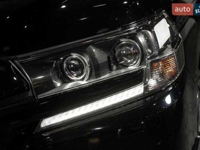 Черный Тойота Ленд Крузер, объемом двигателя 4.46 л и пробегом 156 тыс. км за 56500 $, фото 38 на Automoto.ua