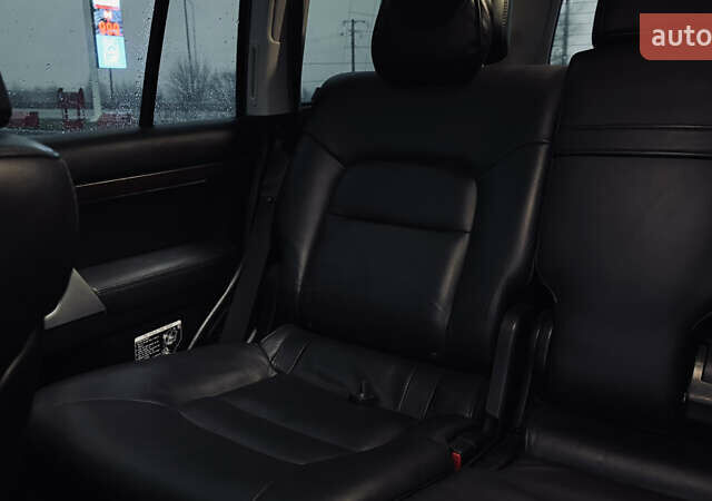 Черный Тойота Ленд Крузер, объемом двигателя 4.46 л и пробегом 179 тыс. км за 55000 $, фото 24 на Automoto.ua