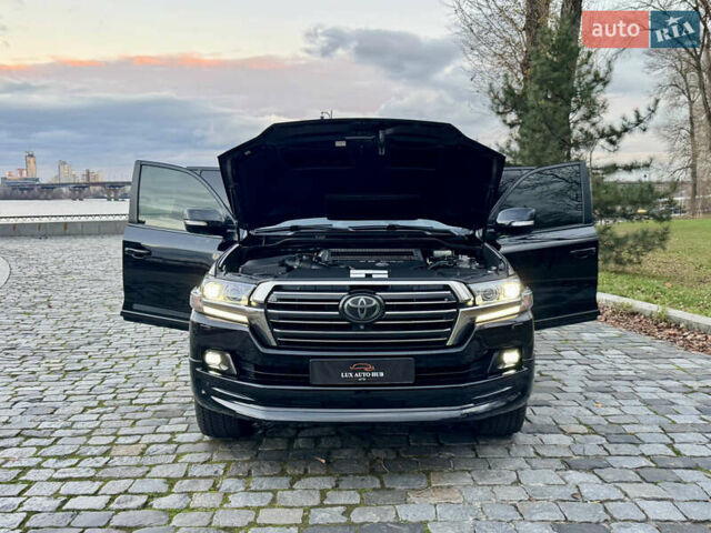 Чорний Тойота Ленд Крузер, об'ємом двигуна 4.46 л та пробігом 177 тис. км за 49999 $, фото 49 на Automoto.ua