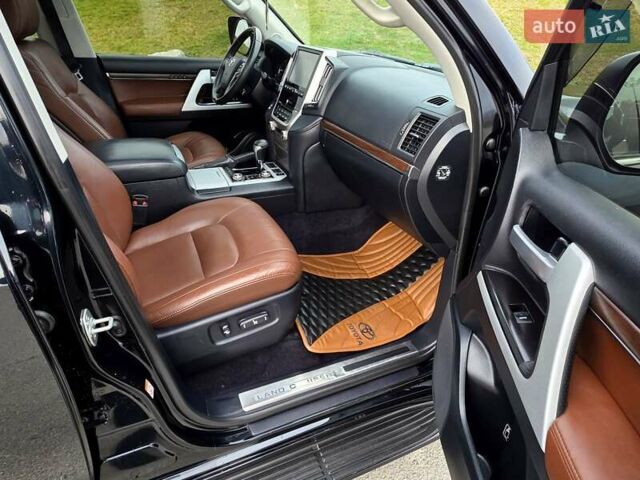 Черный Тойота Ленд Крузер, объемом двигателя 4.6 л и пробегом 138 тыс. км за 53500 $, фото 8 на Automoto.ua