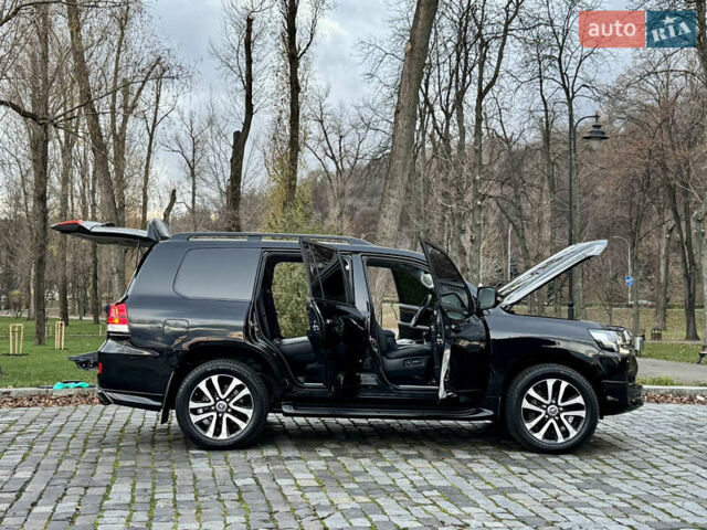 Чорний Тойота Ленд Крузер, об'ємом двигуна 4.46 л та пробігом 177 тис. км за 49999 $, фото 50 на Automoto.ua