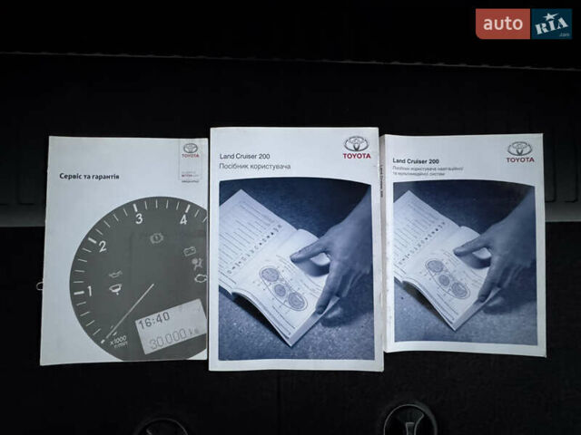 Чорний Тойота Ленд Крузер, об'ємом двигуна 4.46 л та пробігом 177 тис. км за 49999 $, фото 102 на Automoto.ua