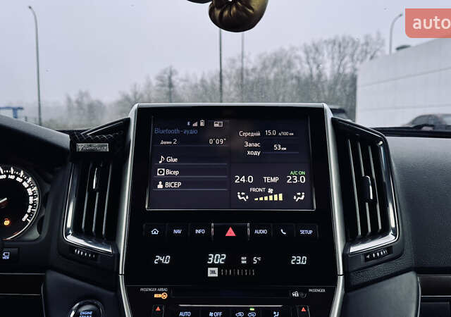 Черный Тойота Ленд Крузер, объемом двигателя 4.46 л и пробегом 179 тыс. км за 55000 $, фото 13 на Automoto.ua