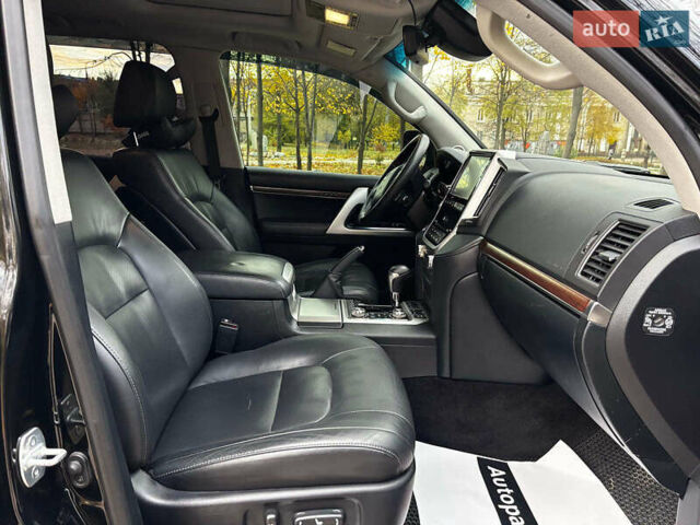 Чорний Тойота Ленд Крузер, об'ємом двигуна 4.5 л та пробігом 202 тис. км за 54990 $, фото 16 на Automoto.ua