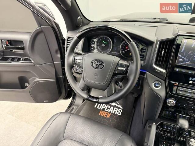 Чорний Тойота Ленд Крузер, об'ємом двигуна 4.46 л та пробігом 123 тис. км за 67400 $, фото 57 на Automoto.ua