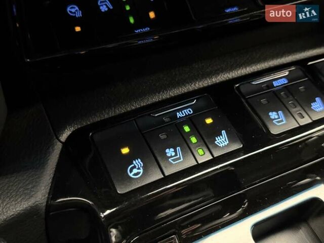 Чорний Тойота Ленд Крузер, об'ємом двигуна 4.46 л та пробігом 123 тис. км за 67400 $, фото 76 на Automoto.ua