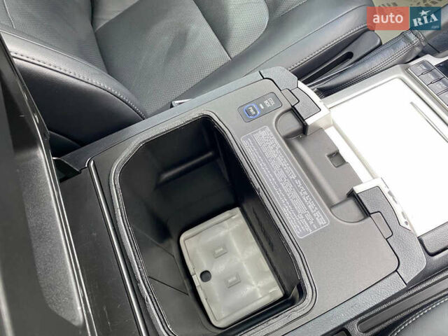 Черный Тойота Ленд Крузер, объемом двигателя 4.46 л и пробегом 232 тыс. км за 50500 $, фото 19 на Automoto.ua