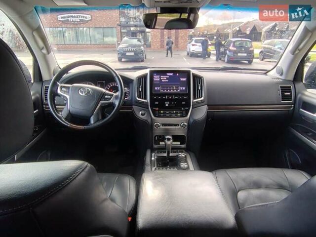 Чорний Тойота Ленд Крузер, об'ємом двигуна 4.46 л та пробігом 130 тис. км за 55000 $, фото 13 на Automoto.ua