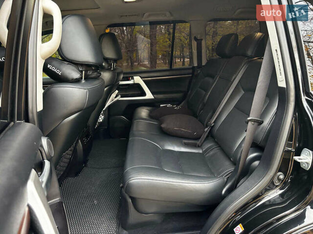 Чорний Тойота Ленд Крузер, об'ємом двигуна 4.5 л та пробігом 202 тис. км за 54990 $, фото 15 на Automoto.ua