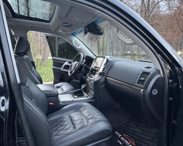 Чорний Тойота Ленд Крузер, об'ємом двигуна 4.46 л та пробігом 177 тис. км за 49999 $, фото 22 на Automoto.ua