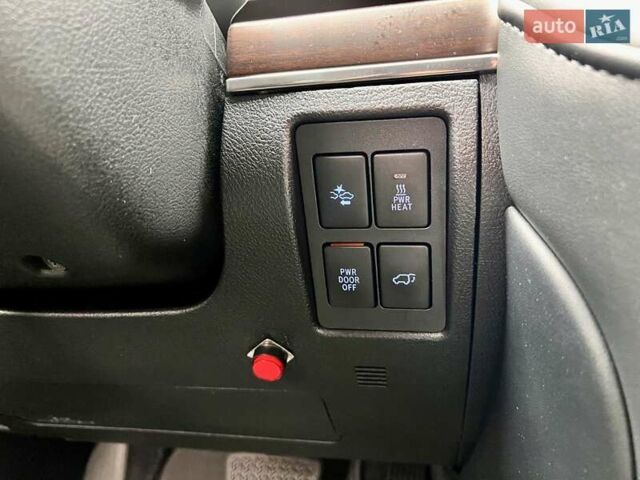 Чорний Тойота Ленд Крузер, об'ємом двигуна 4.46 л та пробігом 88 тис. км за 129999 $, фото 42 на Automoto.ua