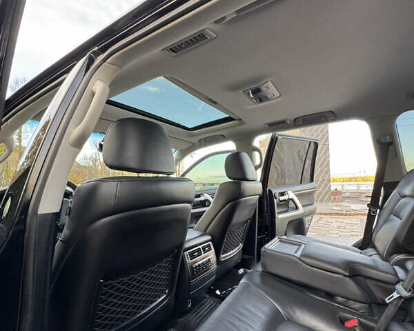 Чорний Тойота Ленд Крузер, об'ємом двигуна 4.46 л та пробігом 260 тис. км за 49999 $, фото 127 на Automoto.ua