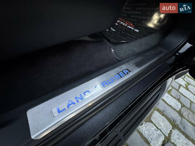 Чорний Тойота Ленд Крузер, об'ємом двигуна 4.46 л та пробігом 177 тис. км за 49999 $, фото 40 на Automoto.ua