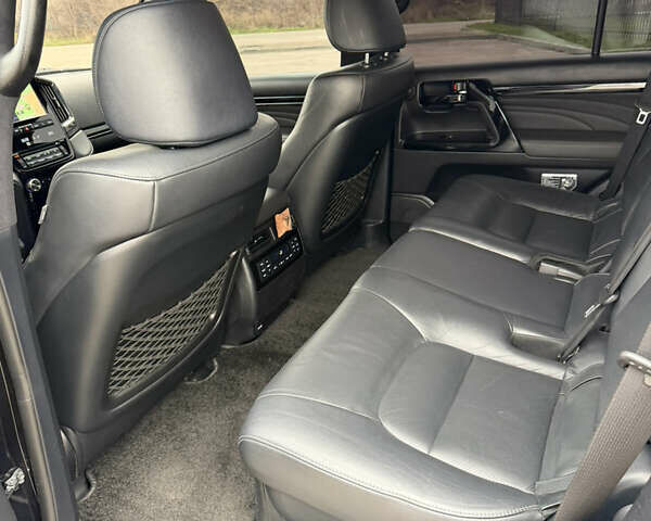 Черный Тойота Ленд Крузер, объемом двигателя 4.46 л и пробегом 160 тыс. км за 52000 $, фото 9 на Automoto.ua