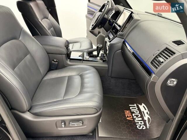 Чорний Тойота Ленд Крузер, об'ємом двигуна 4.46 л та пробігом 123 тис. км за 67400 $, фото 30 на Automoto.ua