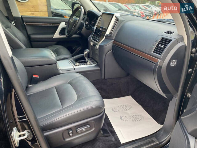 Черный Тойота Ленд Крузер, объемом двигателя 4.46 л и пробегом 232 тыс. км за 50500 $, фото 9 на Automoto.ua