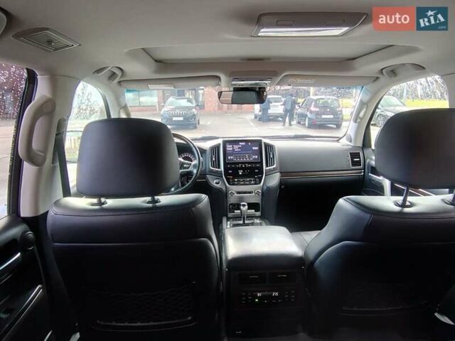 Чорний Тойота Ленд Крузер, об'ємом двигуна 4.46 л та пробігом 130 тис. км за 55000 $, фото 12 на Automoto.ua