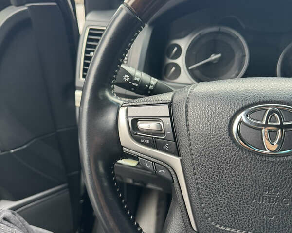 Чорний Тойота Ленд Крузер, об'ємом двигуна 4.46 л та пробігом 120 тис. км за 62000 $, фото 15 на Automoto.ua