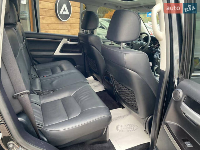 Черный Тойота Ленд Крузер, объемом двигателя 4.46 л и пробегом 232 тыс. км за 50500 $, фото 11 на Automoto.ua