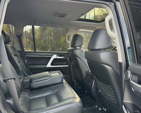 Чорний Тойота Ленд Крузер, об'ємом двигуна 4.46 л та пробігом 260 тис. км за 49999 $, фото 18 на Automoto.ua