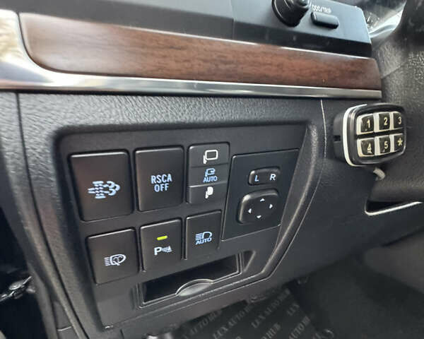 Чорний Тойота Ленд Крузер, об'ємом двигуна 4.46 л та пробігом 260 тис. км за 49999 $, фото 42 на Automoto.ua