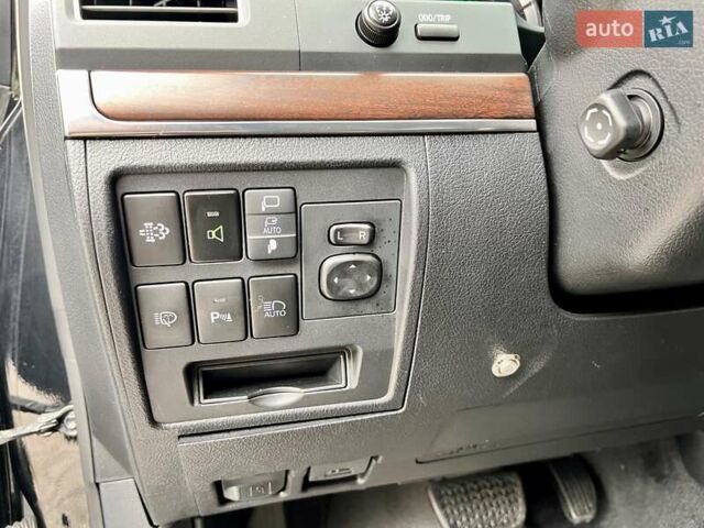 Чорний Тойота Ленд Крузер, об'ємом двигуна 4.46 л та пробігом 88 тис. км за 135000 $, фото 28 на Automoto.ua