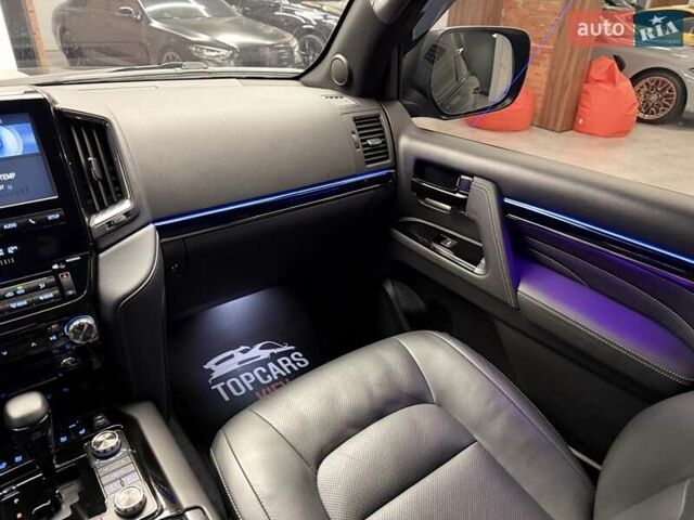 Чорний Тойота Ленд Крузер, об'ємом двигуна 4.46 л та пробігом 123 тис. км за 67400 $, фото 70 на Automoto.ua