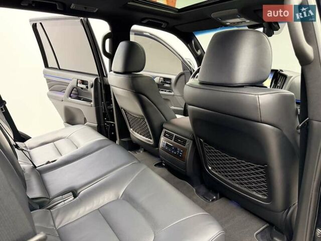 Чорний Тойота Ленд Крузер, об'ємом двигуна 4.46 л та пробігом 123 тис. км за 67400 $, фото 38 на Automoto.ua