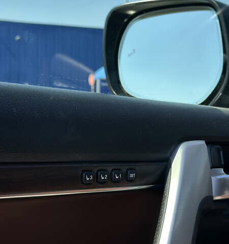 Чорний Тойота Ленд Крузер, об'ємом двигуна 4.46 л та пробігом 100 тис. км за 72000 $, фото 10 на Automoto.ua