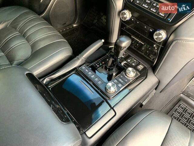 Черный Тойота Ленд Крузер, объемом двигателя 4.46 л и пробегом 190 тыс. км за 58888 $, фото 44 на Automoto.ua