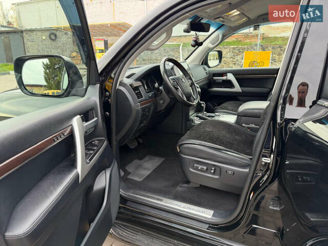 Черный Тойота Ленд Крузер, объемом двигателя 4.46 л и пробегом 93 тыс. км за 63999 $, фото 28 на Automoto.ua