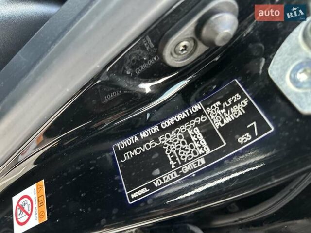 Черный Тойота Ленд Крузер, объемом двигателя 4.46 л и пробегом 95 тыс. км за 57500 $, фото 23 на Automoto.ua