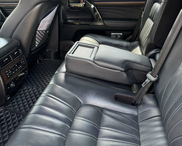 Черный Тойота Ленд Крузер, объемом двигателя 4.46 л и пробегом 199 тыс. км за 65000 $, фото 6 на Automoto.ua