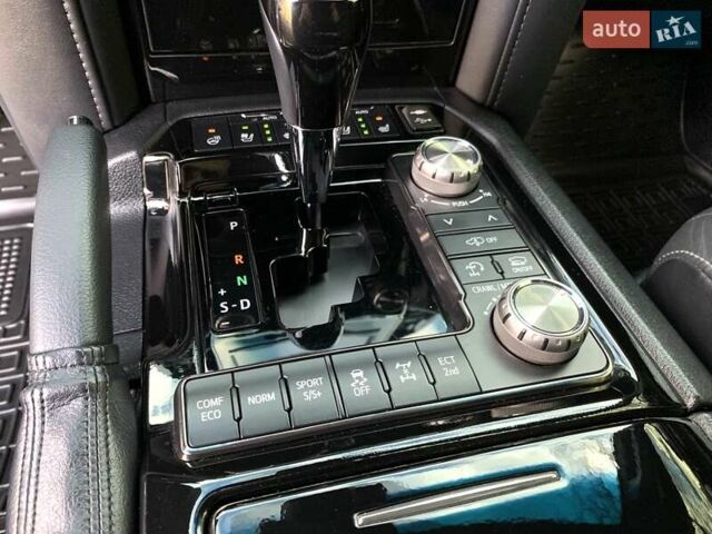 Черный Тойота Ленд Крузер, объемом двигателя 4.46 л и пробегом 190 тыс. км за 58888 $, фото 30 на Automoto.ua