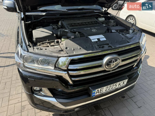 Черный Тойота Ленд Крузер, объемом двигателя 4.46 л и пробегом 87 тыс. км за 76000 $, фото 3 на Automoto.ua