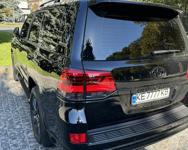 Черный Тойота Ленд Крузер, объемом двигателя 4.46 л и пробегом 177 тыс. км за 51000 $, фото 1 на Automoto.ua